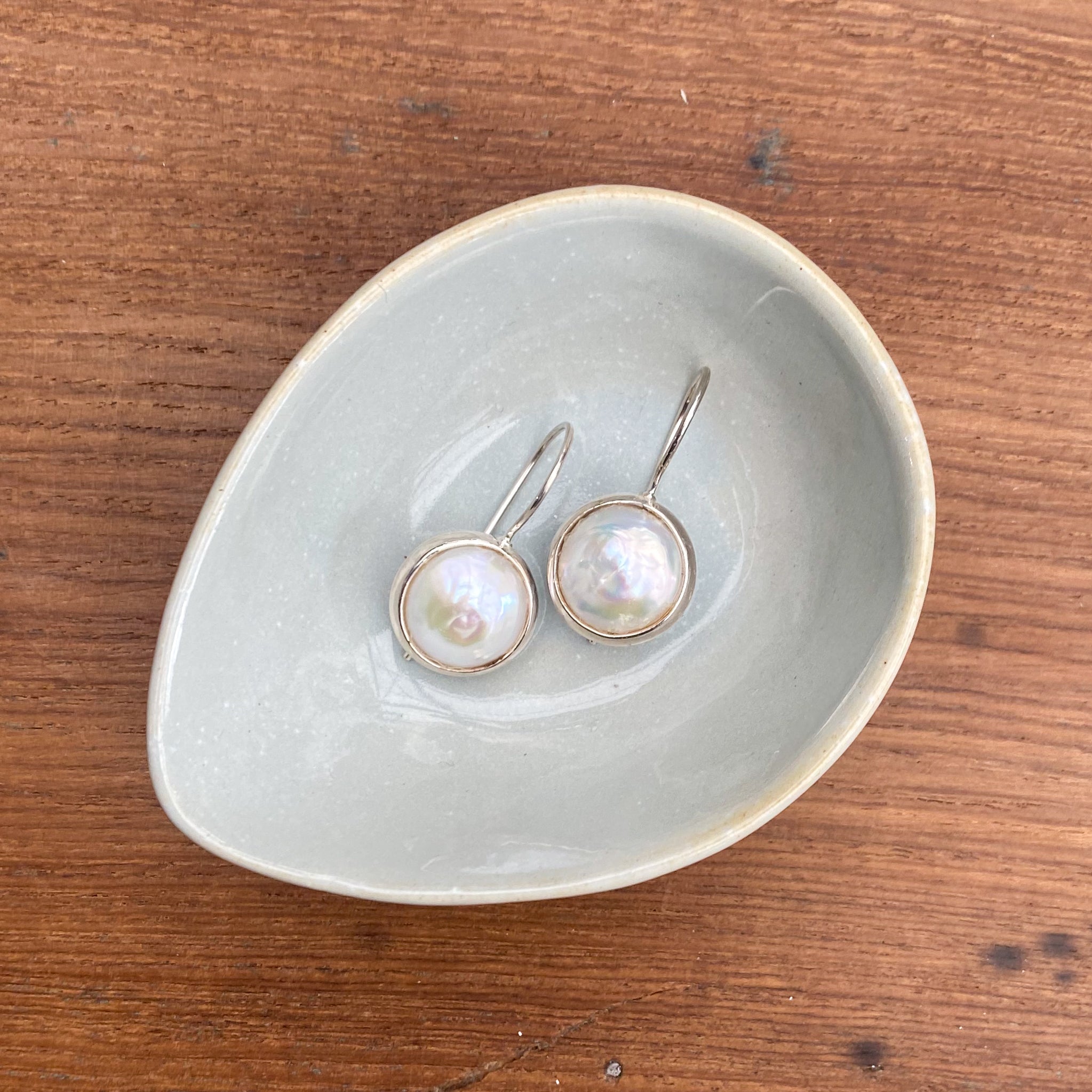 Flat Pearl Drop Earring