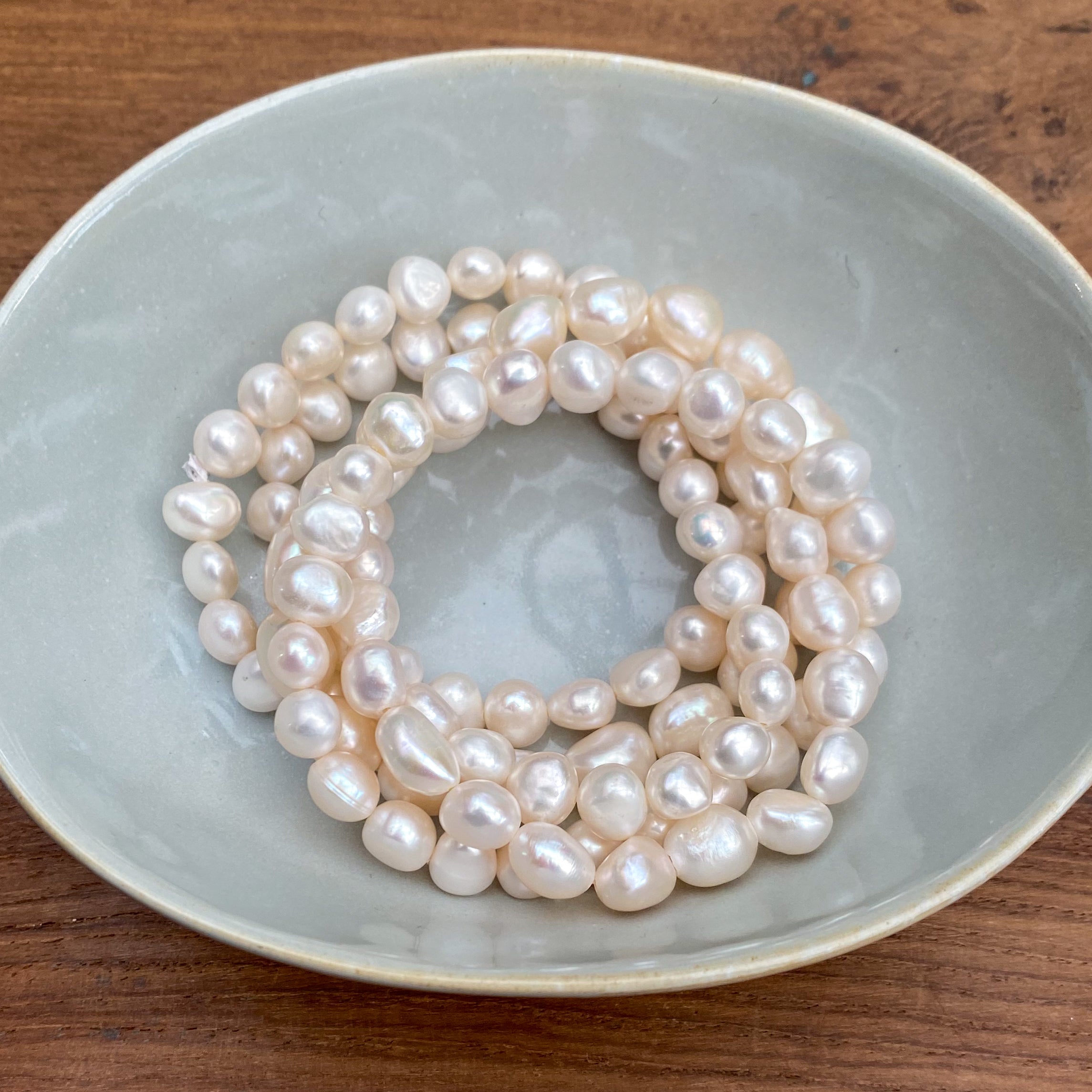 Simple Pearl Bracelet