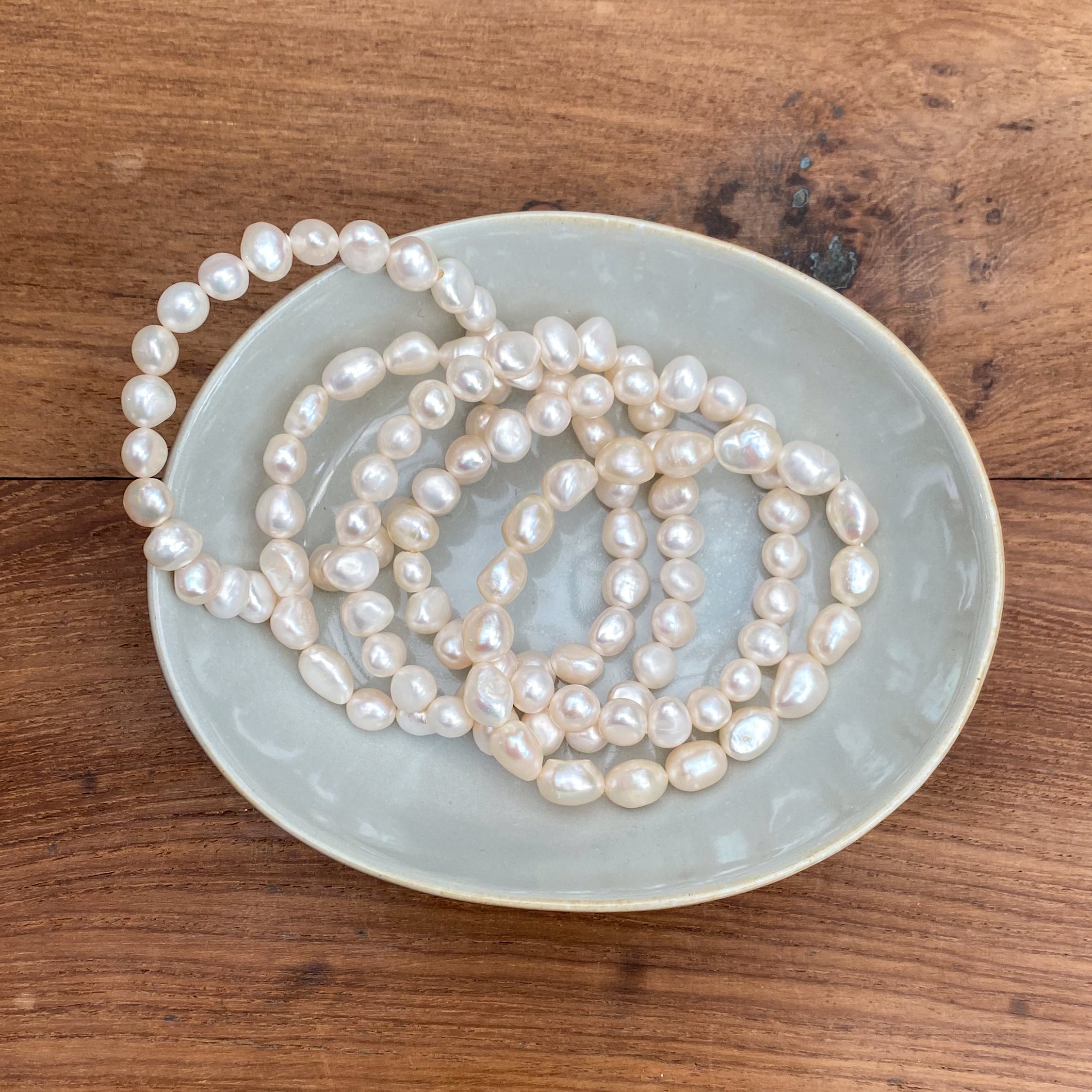 Simple Pearl Bracelet