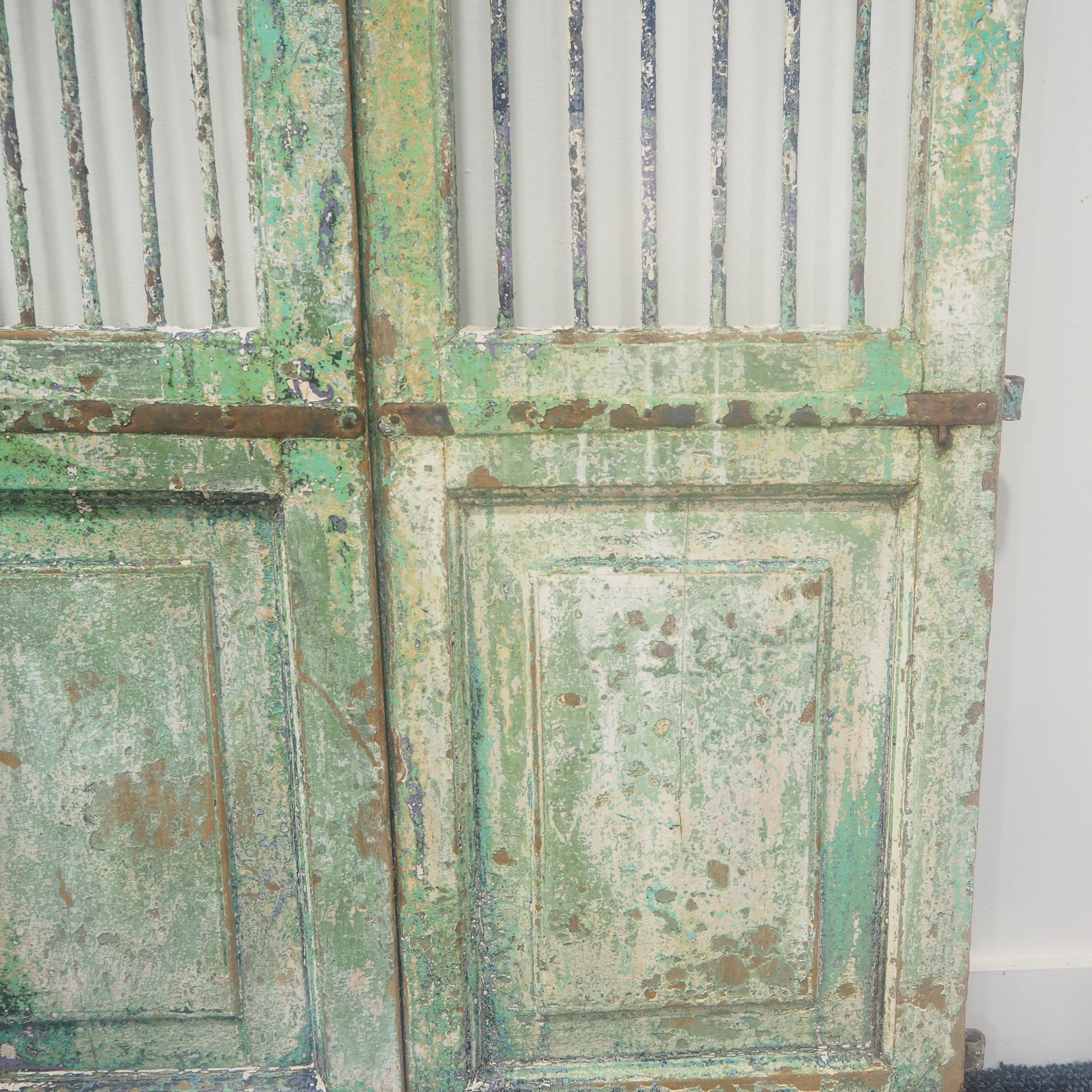 Vintage Wooden Doors (87)